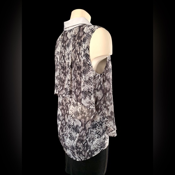 Katherine Barclay sleeveless blouse - Picture 2 of 11